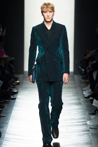 Look 35